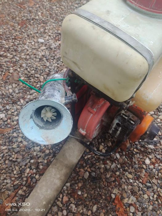 Опрыскиватель бензиновый.