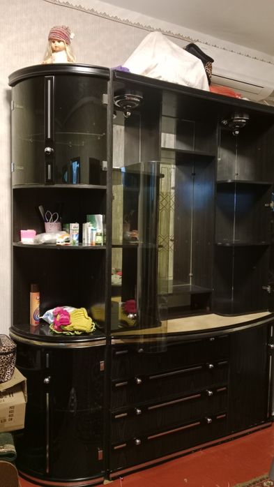 Сервант и трюмо даром самовывоз