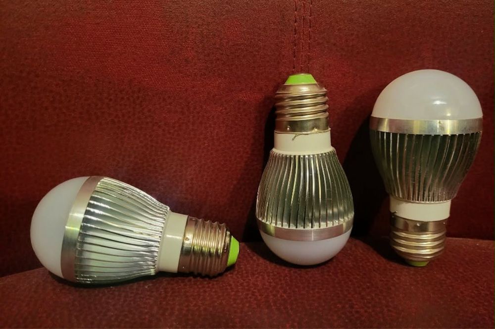 Продавам LED  ленти, LED лунички, LED крушки и LED  модули