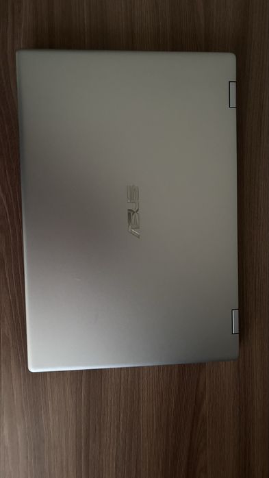 Ноутбук с сенсорным экраном