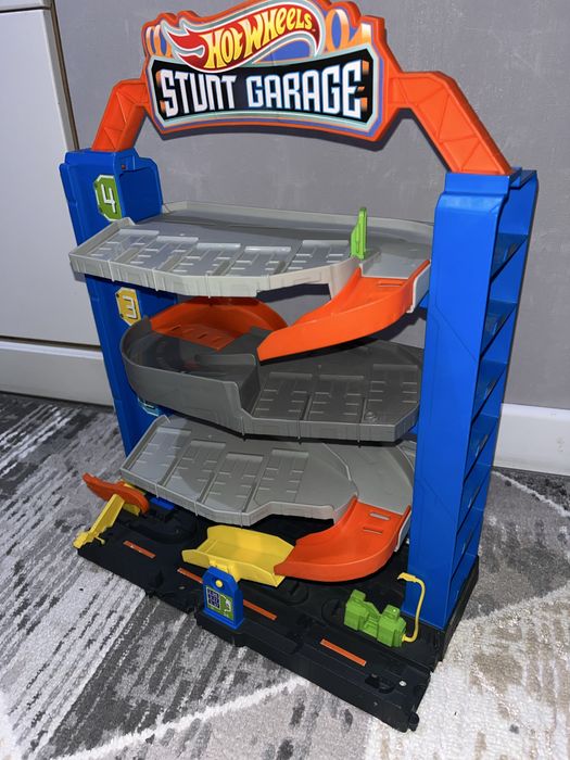 Hot wheels парковка