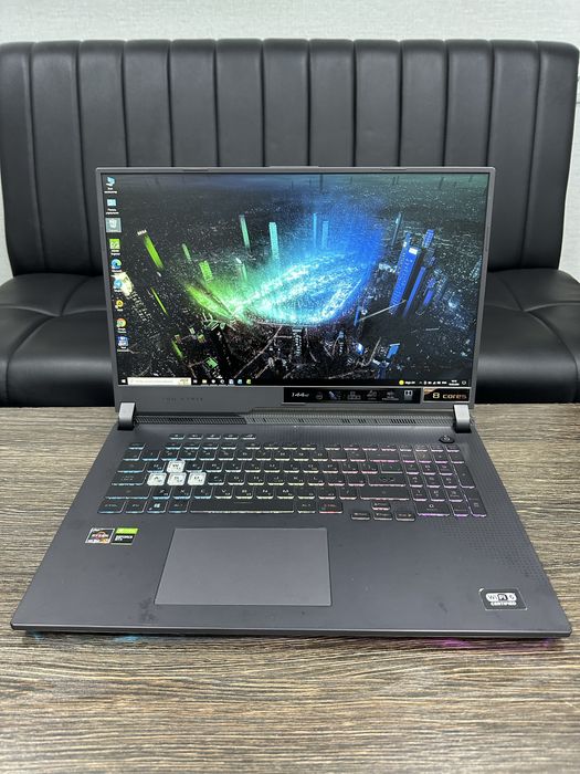 мощный 16-ядерный ноутбук ASUS Rog STRIX G713, для игр и графики