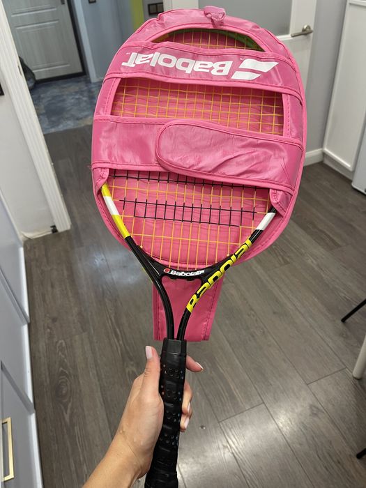 Продам теннисную ракетку