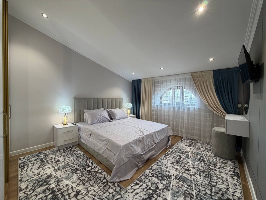 Продается 3-комнатная квартира (мансарда) с ремонтом