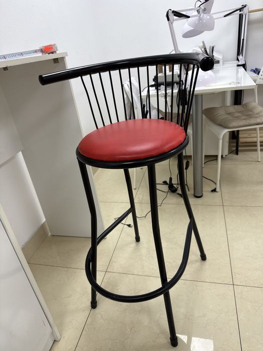 Визажный стол и стульчик