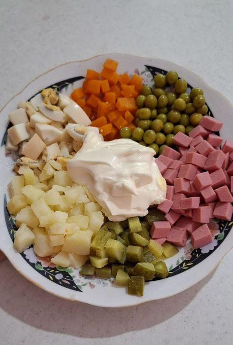 Salatlar va milliy taomlar