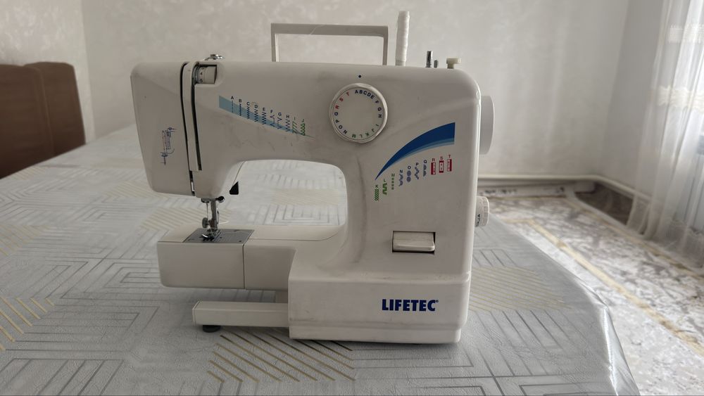 Швейная машина LIFETEC