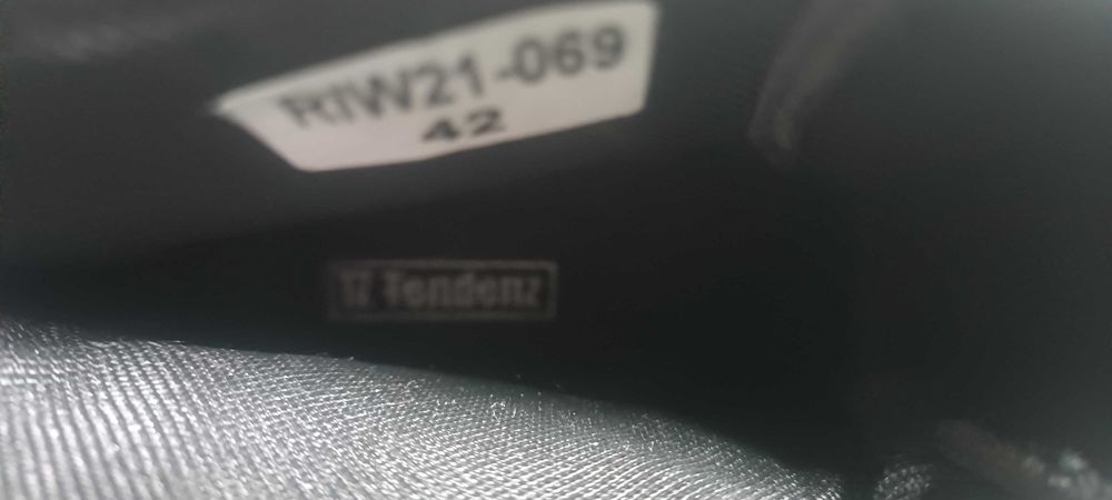 Продавам запазени Боти Тенденз