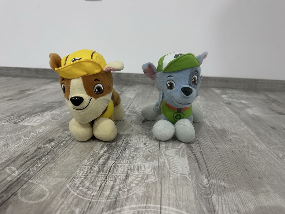 JUCARII DE MAI MULTE FELURI: plusuri,arme,masini, figurine si volan gaming!