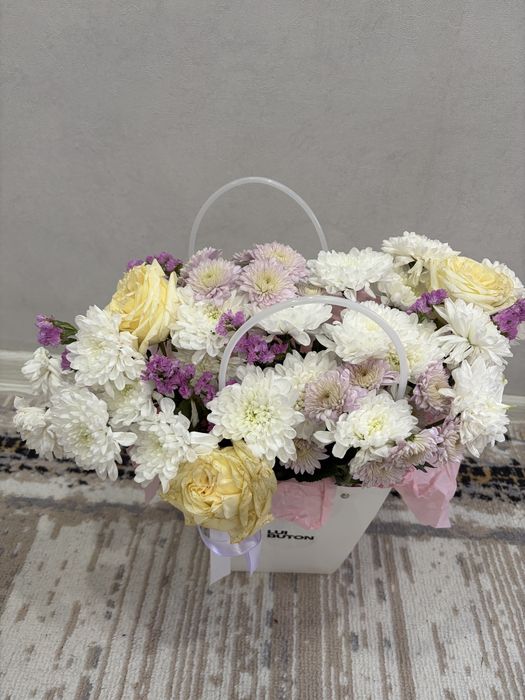 Продам цветы б/у  5000