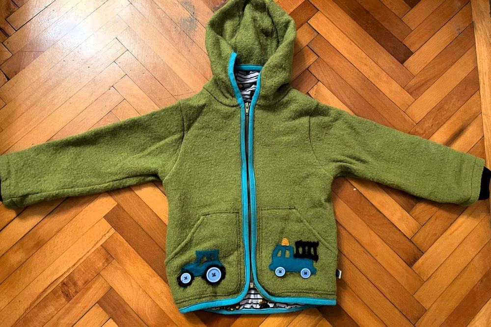 Costum lana fiarta marimea 110-116 cm