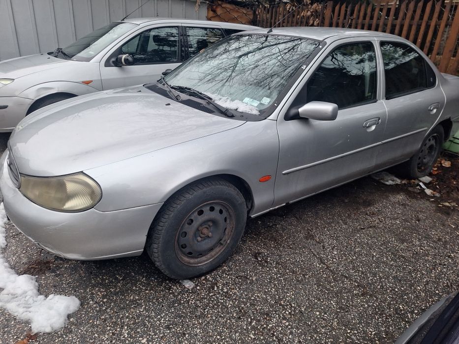 Ford Mondeo в движение