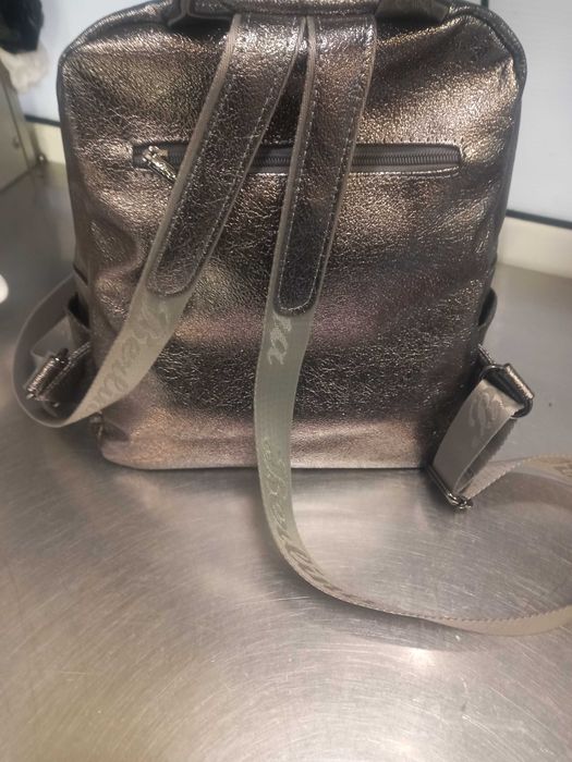 Дамска кожена раница