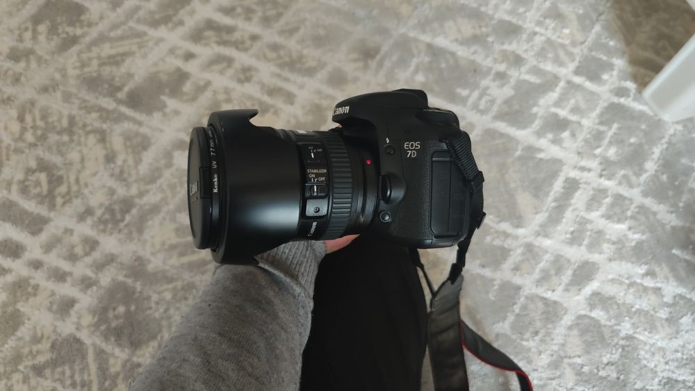 Canon 7 D yangi kata abektivi bilan 1800 dona rasm olingan