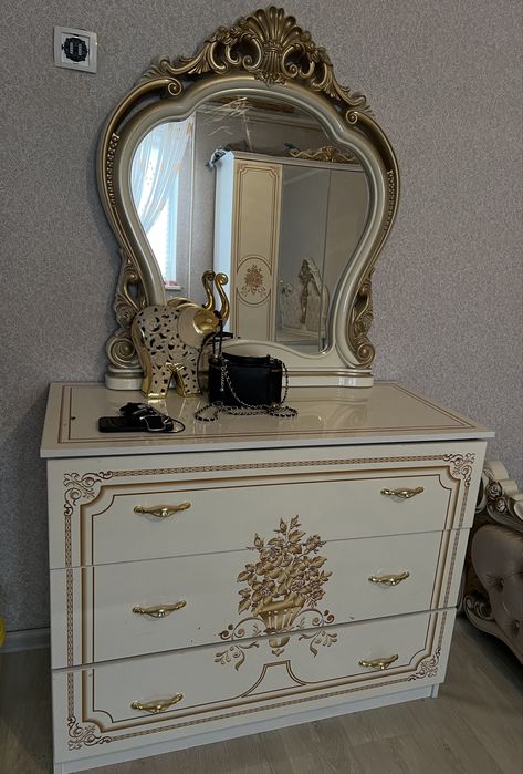 Спальный гарнитур