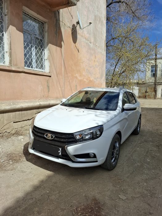 Лада веста sw 2018 год