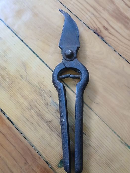 Стари ретро лозарски ножици