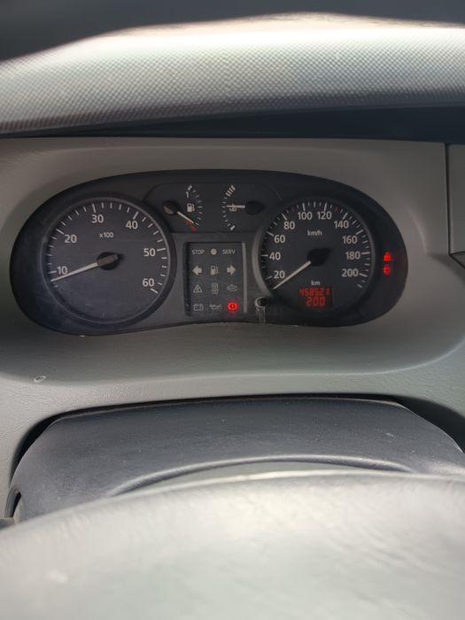 Vând, Schimb Renault trafic 1.9 tdi cu mașina cu locuri.