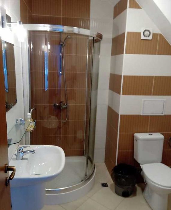 Дава се под наем Тристаен апартамент в Бургас, Център - 100 кв.м за 350 € - Снимка #2