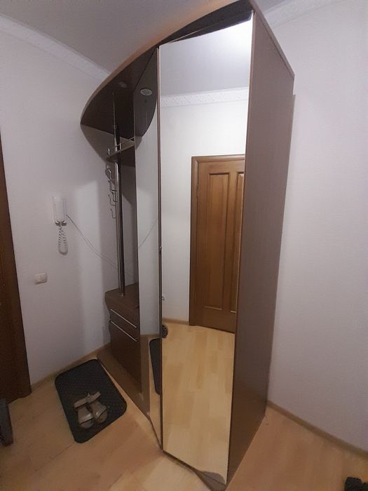 Продам шкаф для прихожей за 30тыс