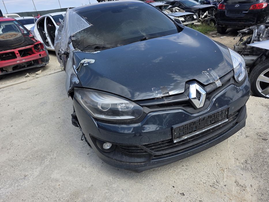 Dezmembrez Renault Megan 3 1.4i 16v 1.6 16v motor cutie far stop haion