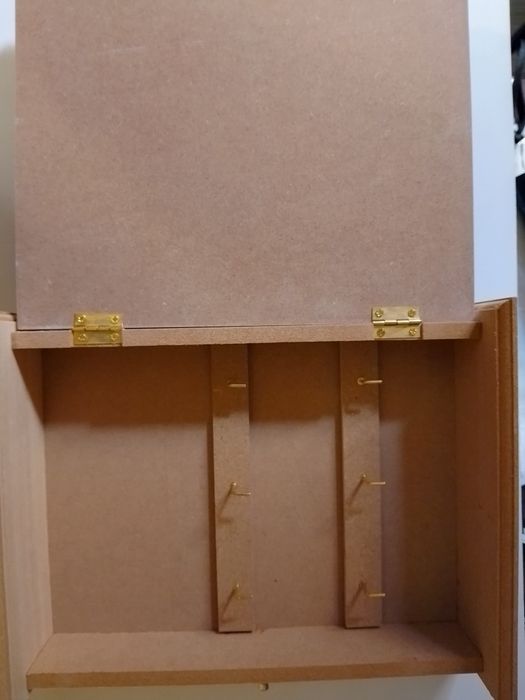 Кутия за ключове за сена