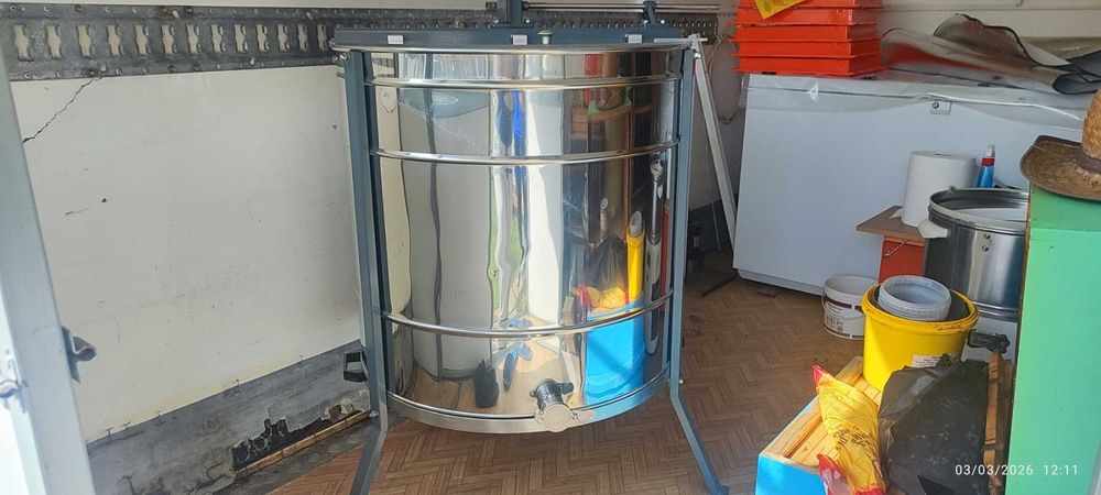 Продавам центрофуга за мед