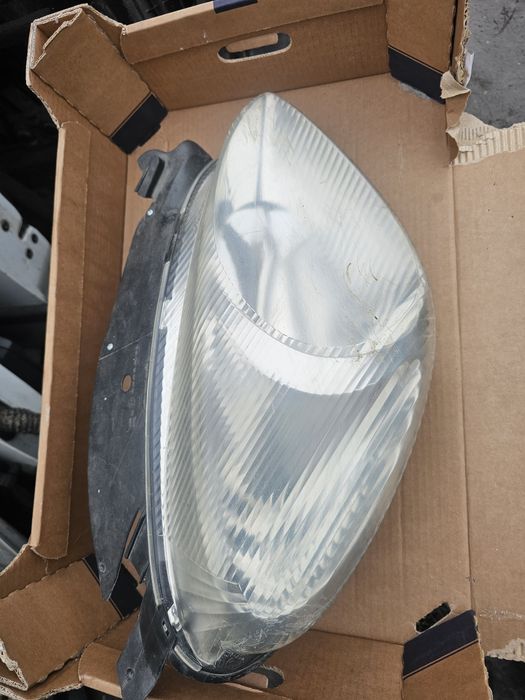 Far dreapta  Citroen Xsara Picasso 2001 Hatchback