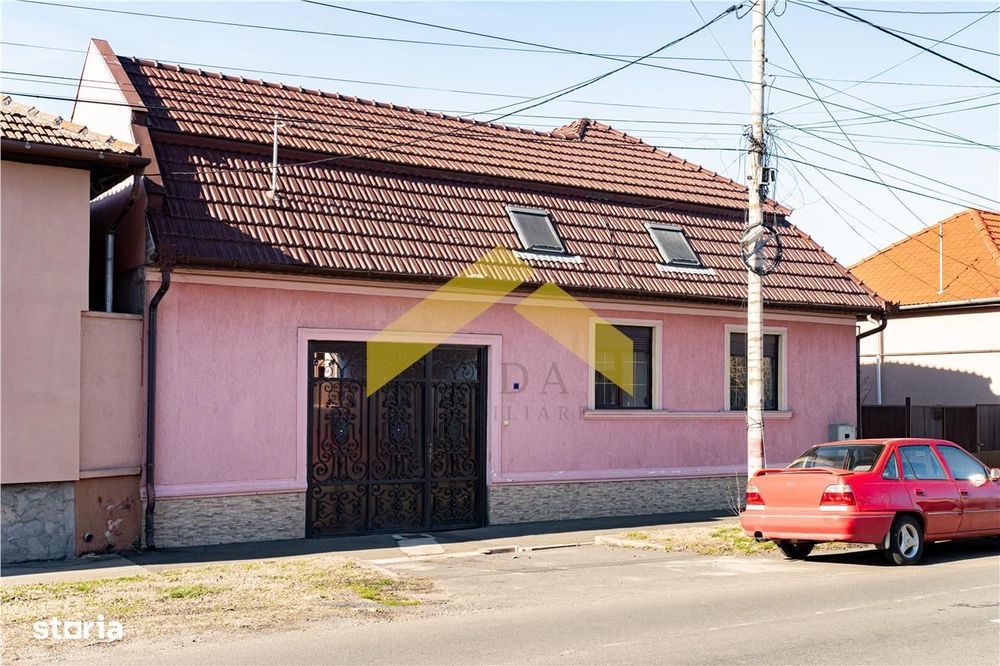 Casa in zona Parneava 5 camere de vanzare