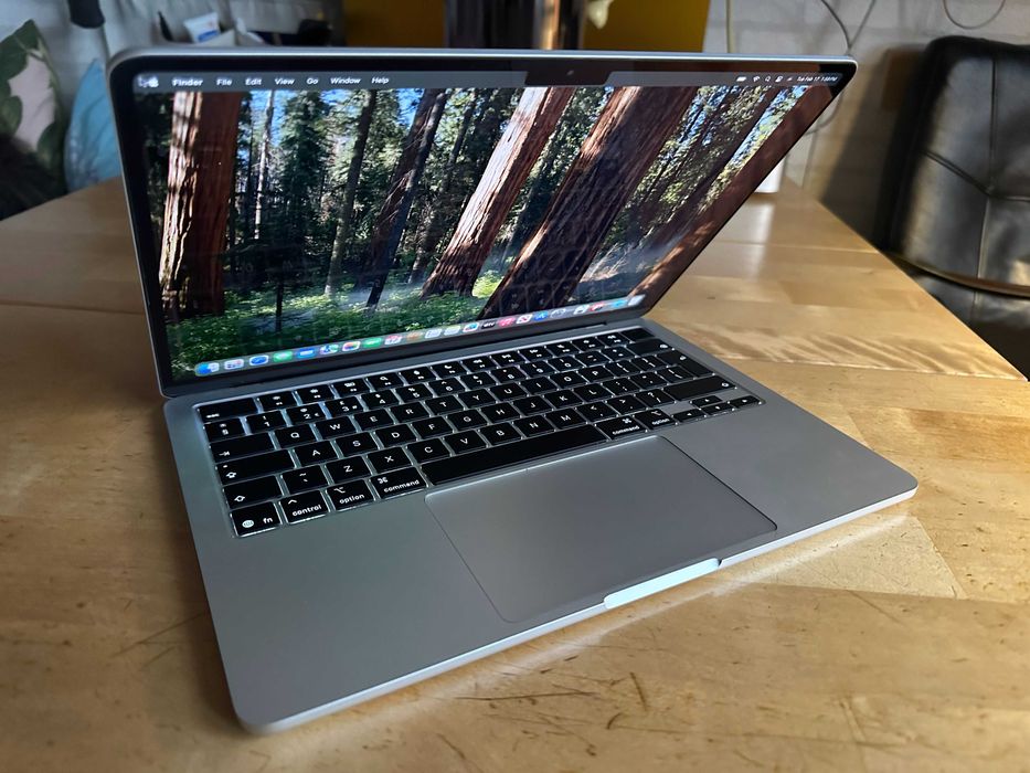 Apple Macbook AIR A3240 - M4 24GB / 512 GB 13 инча 2025 г MDM !!