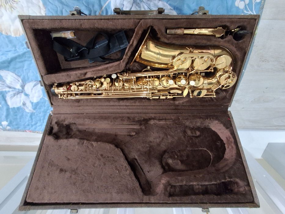 Саксофон альт. Vita.