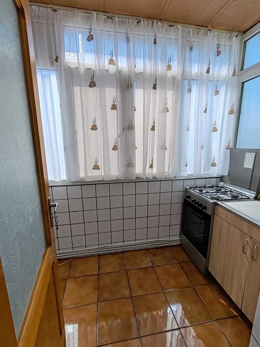 Închiriez apartament cu două camere