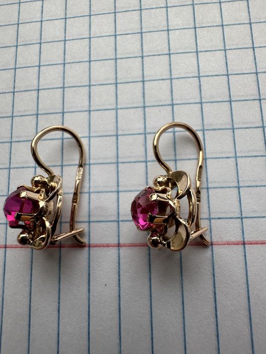 Золотые сережки Советского качества с рубином