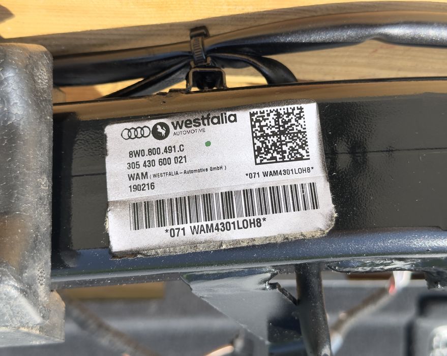Комплект теглич AUDI A4 B9 8W0800491C