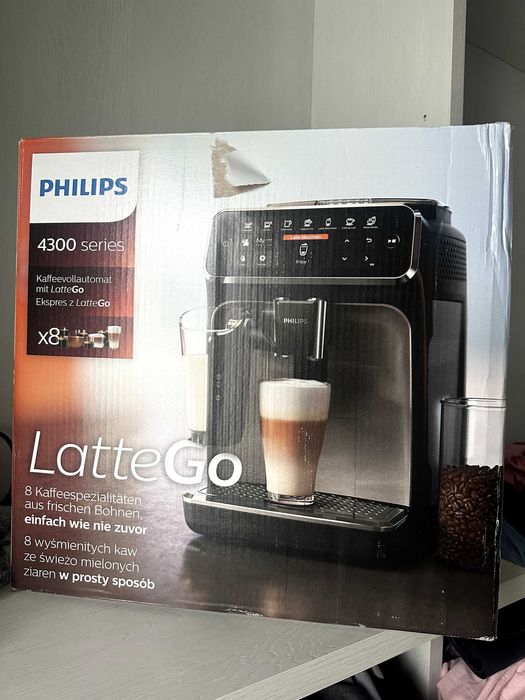Philips EP4346/71 4300 Series Coffee Machine, 15 bar pressure, LatteGO