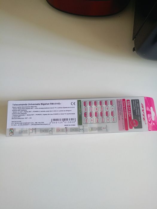 Vând telecomanda universala pentru tv .