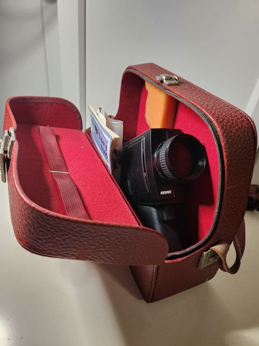 Vand camera Revue Super-8 S300 pt colectie
 comercializat în 1970-71