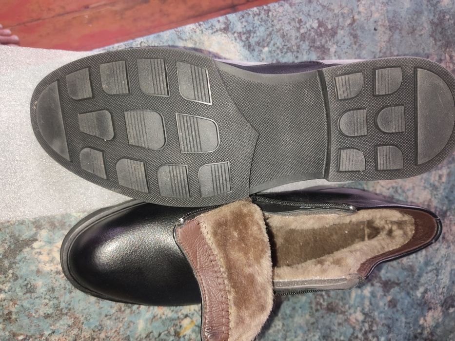 Отличного качества,новые ,43 размер.