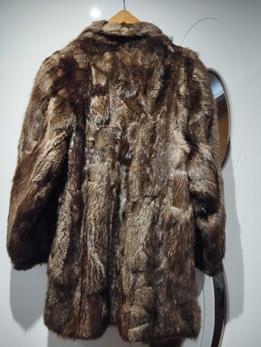 Палто с естествен косъм от бобър.