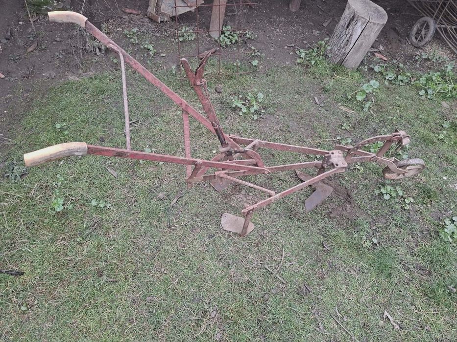 Vând utilaje agricole