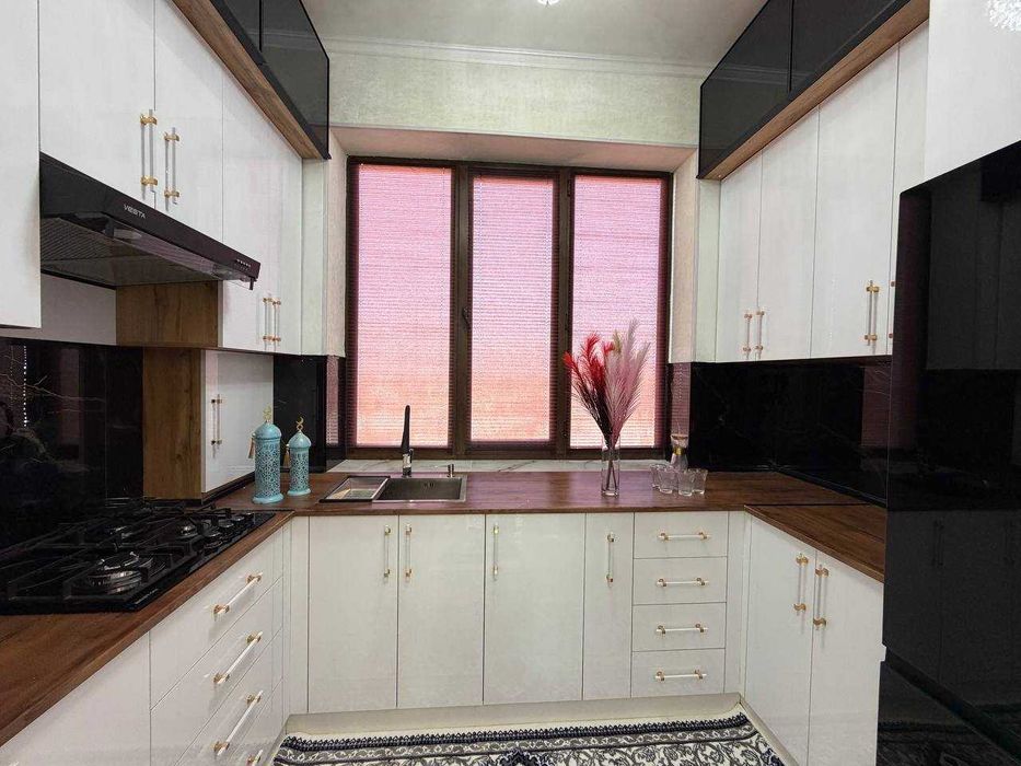 ПРОДАЁТСЯ 3х комнатная квартира с евроремонтом и лифтом Выгодная цена