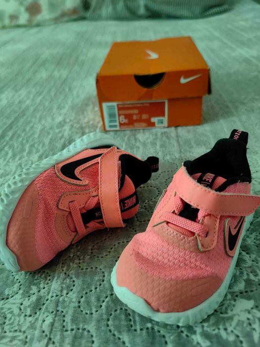 Маратонки Nike, 22 номер