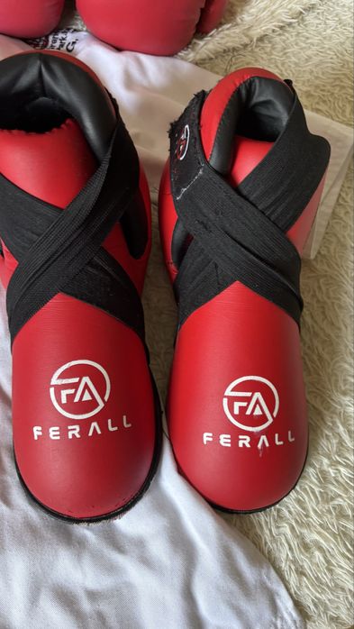 Продам тренеровочный комплект