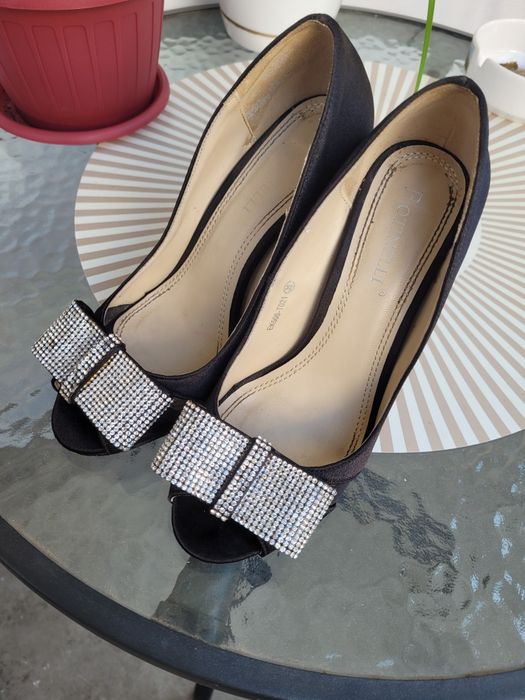 Pantofi eleganți