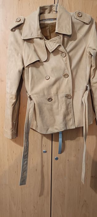 Jachetă scurtă din piele naturală Zara Basic – mărime M