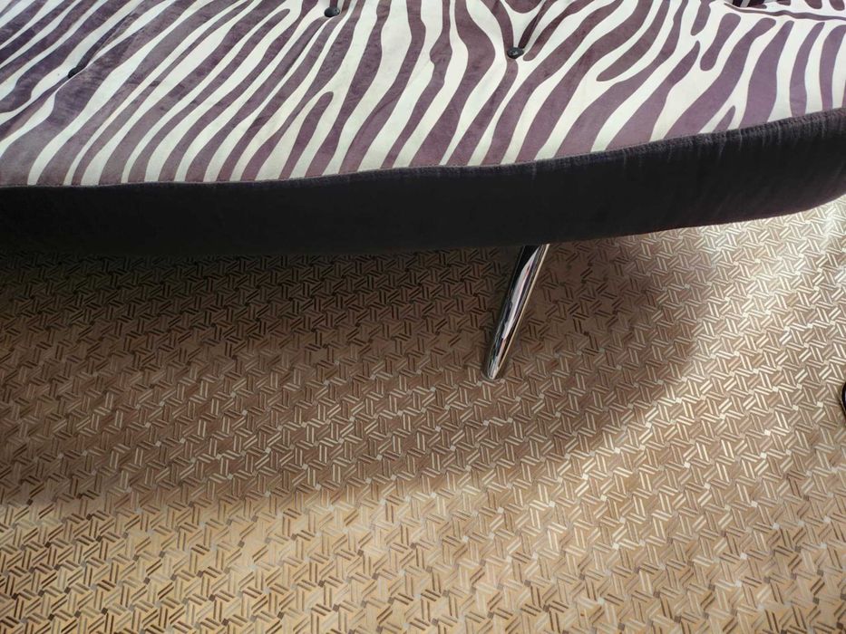 Продавам датски диван тип сърце