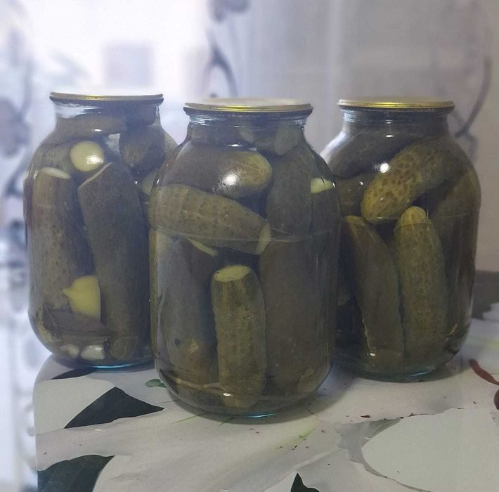 Продам помидоры соленья 2л, огурцы, ассорти