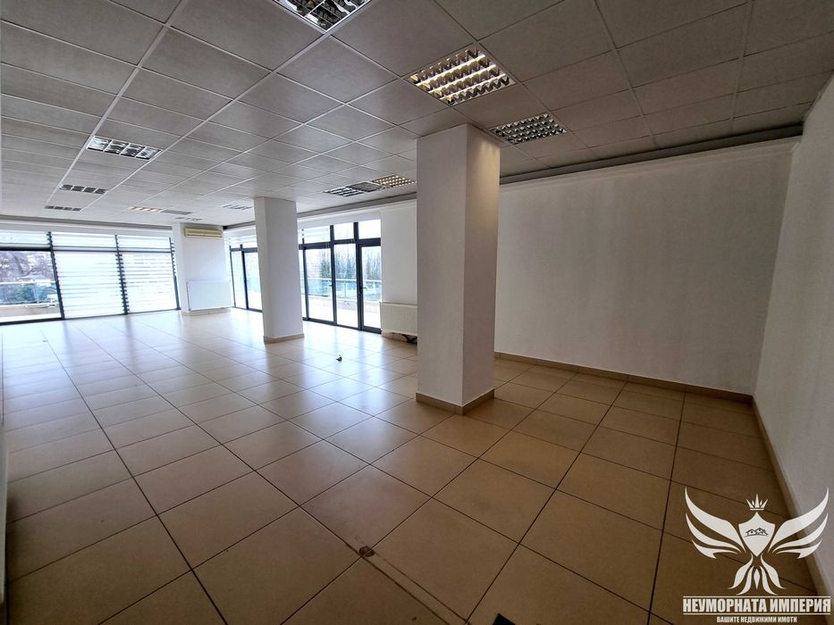 Дава се под наем Магазин в Асеновград - 465 кв.м за 996.03 € - Снимка #3