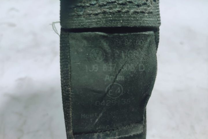 Centura de siguranta spate dreapta 1j9857806d Volkswagen VW Golf 4  [din 1997 pana  2006] seria