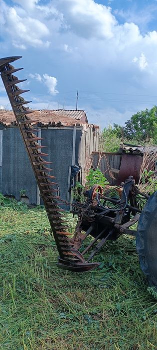 Продам трактор с оборудованием